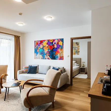 Kqc Boutique Aparthotel 4*